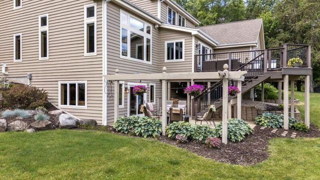 960 S Wayfare TRAIL, Summit, WI 53066