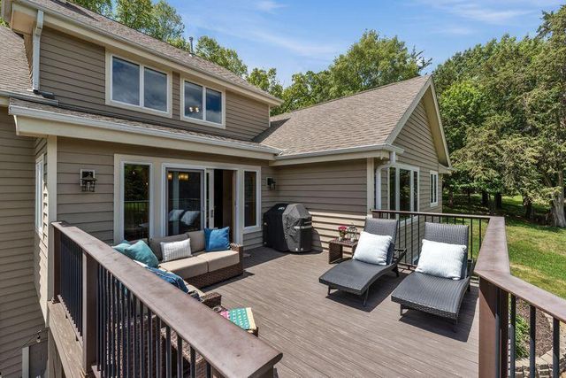 960 S Wayfare TRAIL, Summit, WI 53066