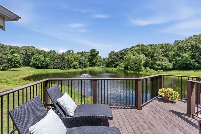 960 S Wayfare TRAIL, Summit, WI 53066