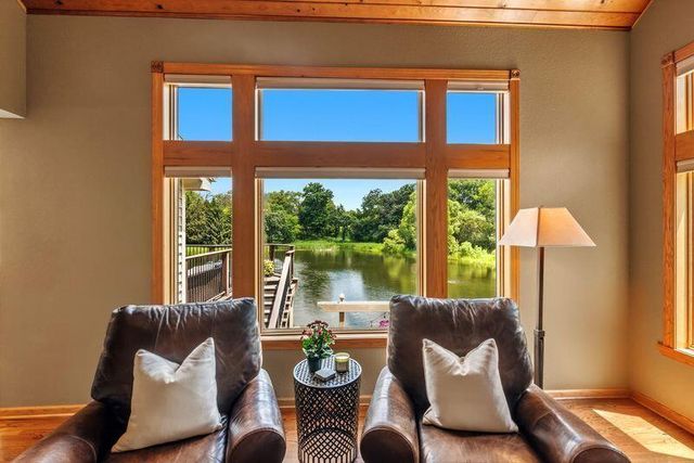 960 S Wayfare TRAIL, Summit, WI 53066