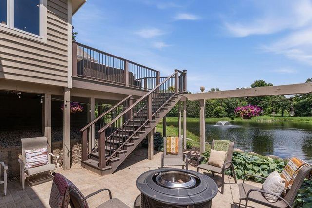 960 S Wayfare TRAIL, Summit, WI 53066