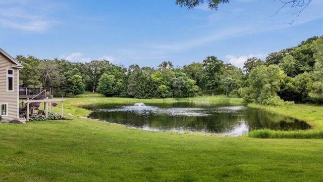 960 S Wayfare TRAIL, Summit, WI 53066