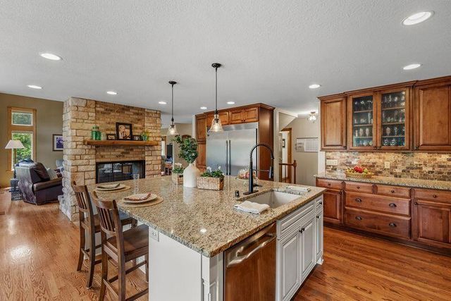 960 S Wayfare TRAIL, Summit, WI 53066