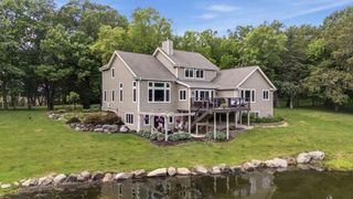 960 S Wayfare TRAIL, Summit, WI 53066
