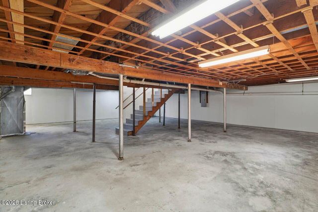190 N Forrest Rd, Radcliff, KY 40160