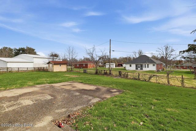 190 N Forrest Rd, Radcliff, KY 40160