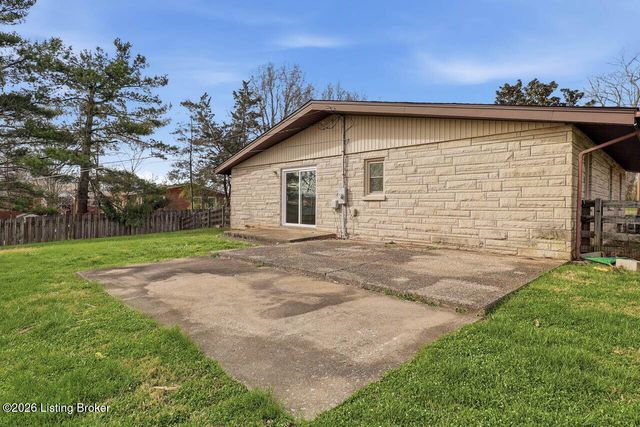190 N Forrest Rd, Radcliff, KY 40160