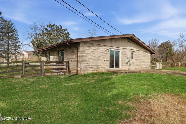 190 N Forrest Rd, Radcliff, KY 40160
