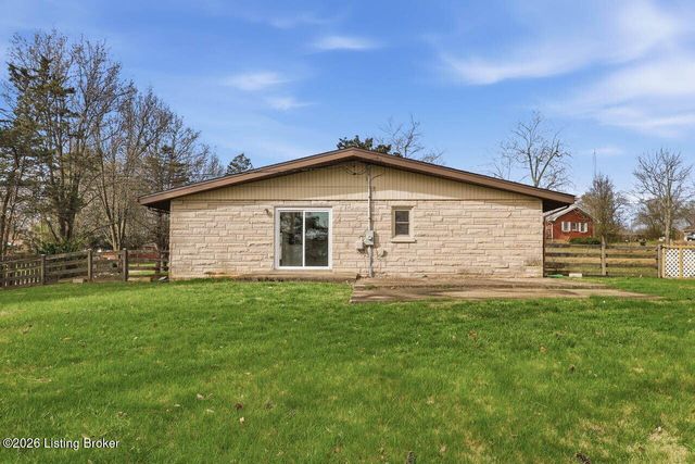 190 N Forrest Rd, Radcliff, KY 40160