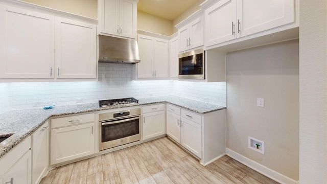 4404 Blue Holly Boulevard, Arlington, TX 76005