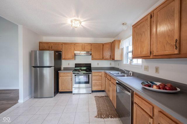 12853 Longleaf Lane, Fishers, IN 46038