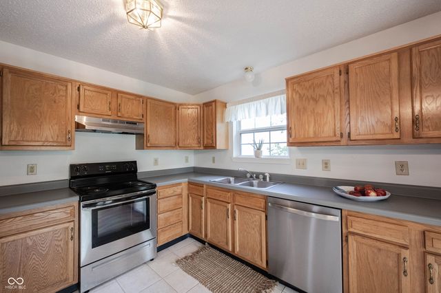 12853 Longleaf Lane, Fishers, IN 46038