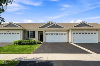 944 Darwin Street, North Aurora, IL 60542