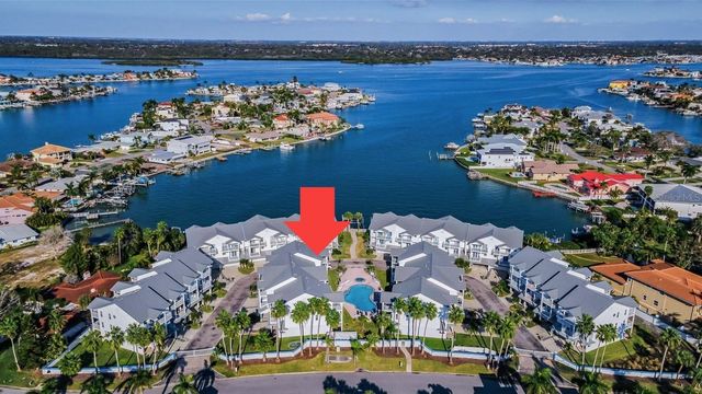 106 YACHT CLUB CIRCLE, North Redington Beach, FL 33708