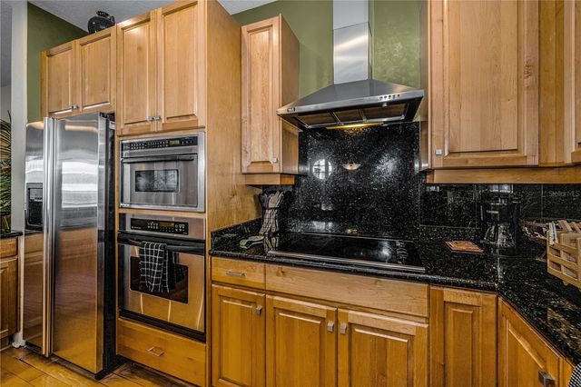 106 YACHT CLUB CIRCLE, North Redington Beach, FL 33708