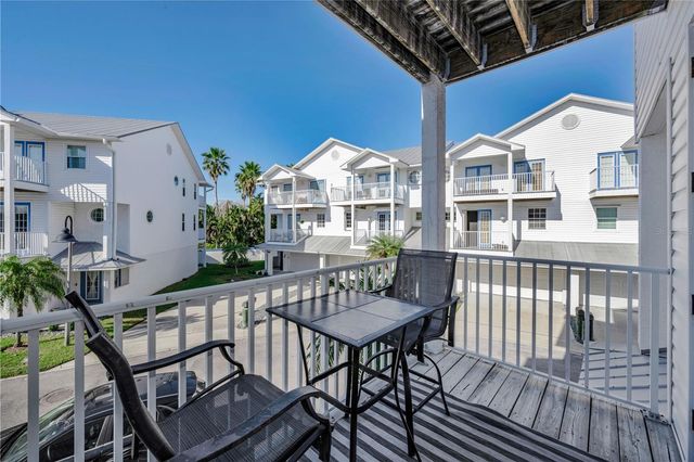 106 YACHT CLUB CIRCLE, North Redington Beach, FL 33708