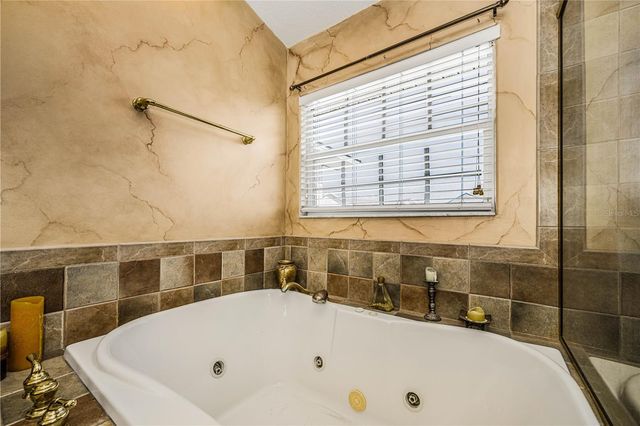 106 YACHT CLUB CIRCLE, North Redington Beach, FL 33708