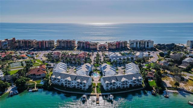 106 YACHT CLUB CIRCLE, North Redington Beach, FL 33708