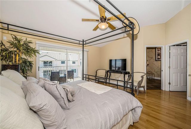 106 YACHT CLUB CIRCLE, North Redington Beach, FL 33708