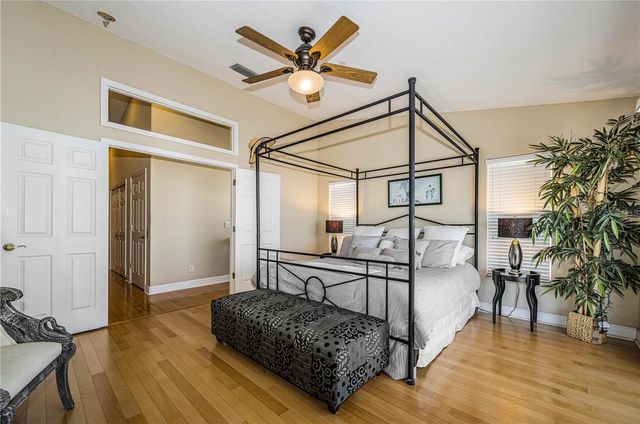 106 YACHT CLUB CIRCLE, North Redington Beach, FL 33708