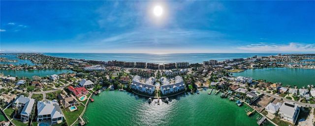 106 YACHT CLUB CIRCLE, North Redington Beach, FL 33708