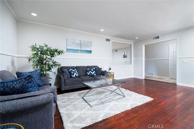 1032 E Buckboard, Glendora, CA 91741