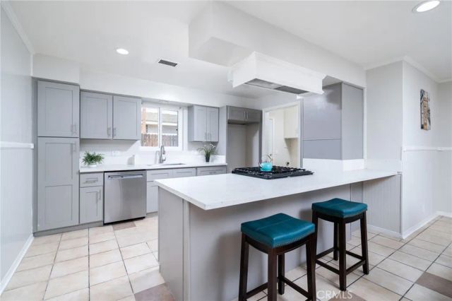 1032 E Buckboard, Glendora, CA 91741