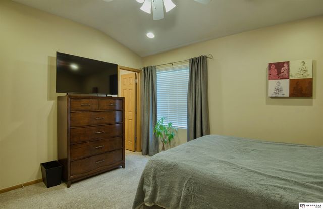8903 N 76th Street, Omaha, NE 68122