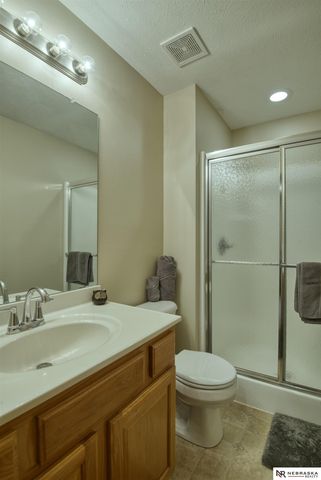 8903 N 76th Street, Omaha, NE 68122