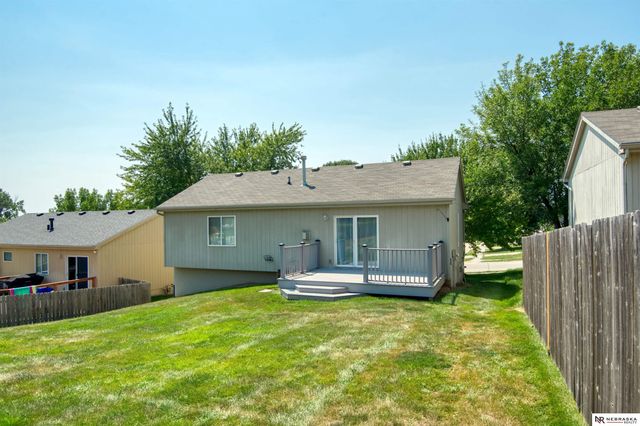8903 N 76th Street, Omaha, NE 68122