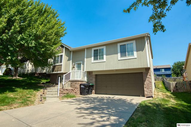 8903 N 76th Street, Omaha, NE 68122