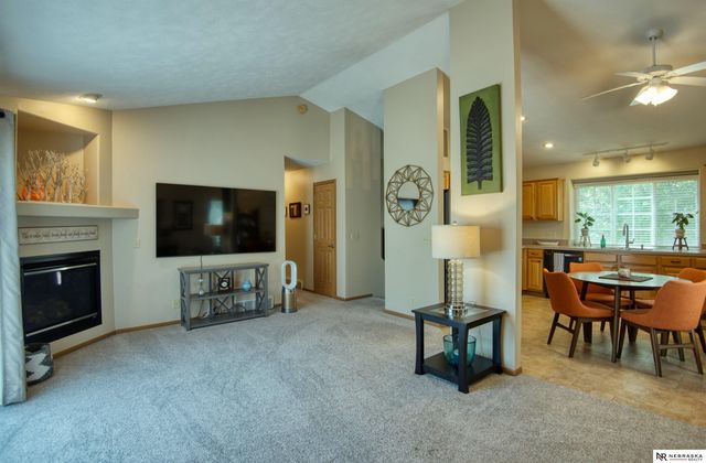 8903 N 76th Street, Omaha, NE 68122