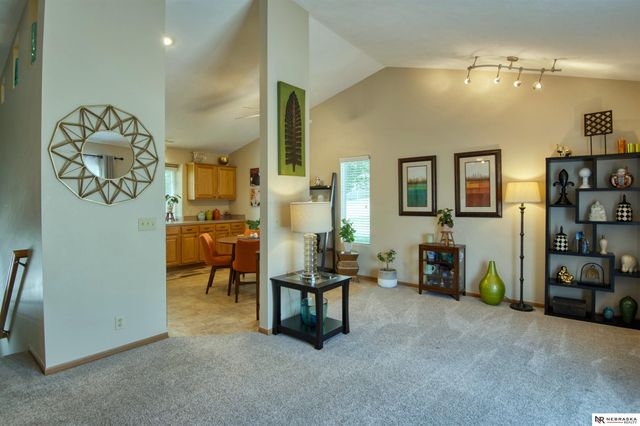 8903 N 76th Street, Omaha, NE 68122