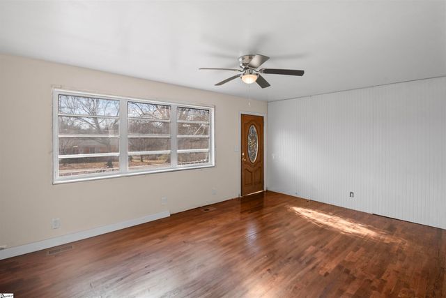 11 El Paso Drive, Greenville, SC 29617