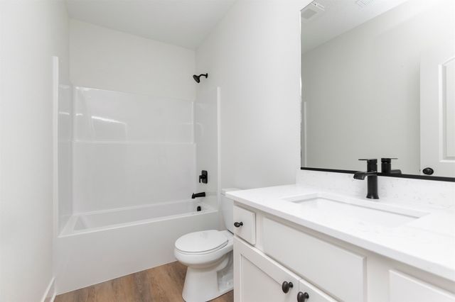 3185 NW Prescott Court, Grimes, IA 50111