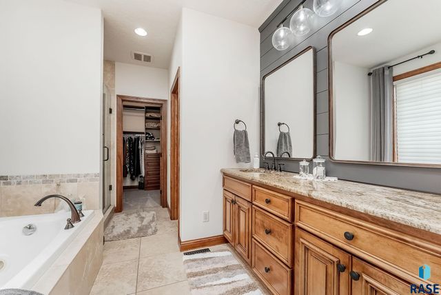 6229 S Tomar Rd, Sioux Falls, SD 57108