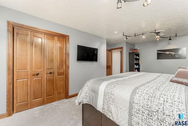 6229 S Tomar Rd, Sioux Falls, SD 57108
