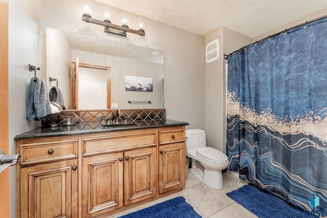 6229 S Tomar Rd, Sioux Falls, SD 57108