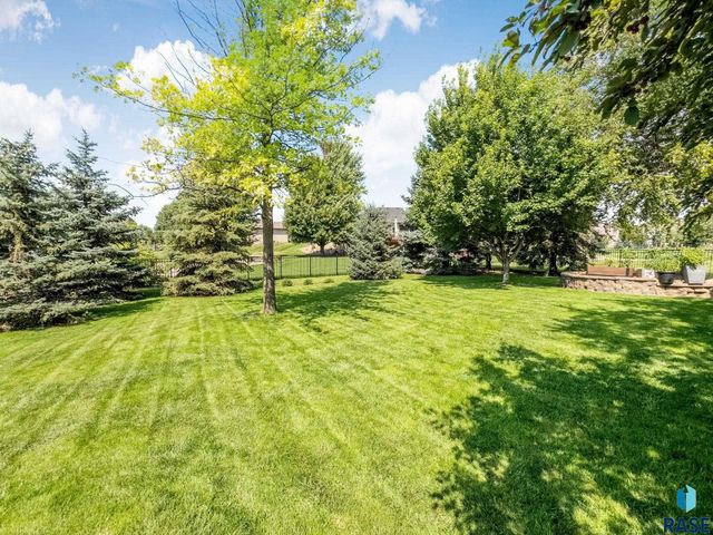6229 S Tomar Rd, Sioux Falls, SD 57108