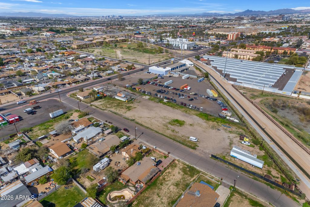 8027 S AVENIDA DEL YAQUI --, Guadalupe, AZ 85283 — photo 4
