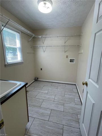 403 Coach Hovis DR, Yorktown, VA 23693