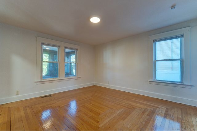 52 Pine Street, Hamden, CT 06514