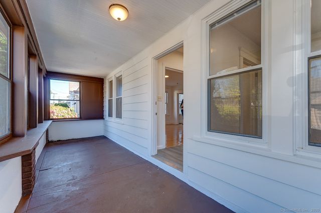 52 Pine Street, Hamden, CT 06514