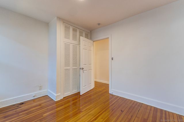 52 Pine Street, Hamden, CT 06514