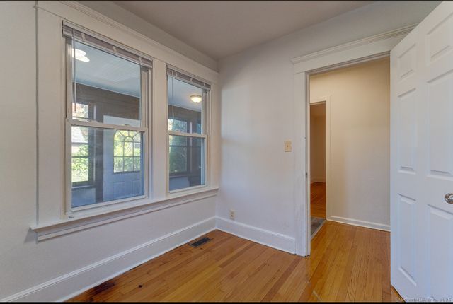 52 Pine Street, Hamden, CT 06514