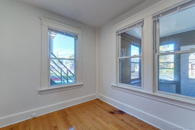 52 Pine Street, Hamden, CT 06514