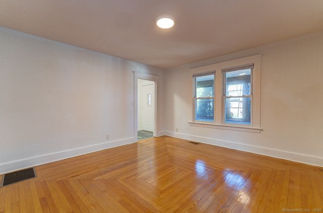 52 Pine Street, Hamden, CT 06514