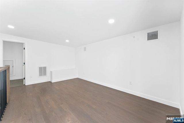 232 Grant Avenue, Cliffside Park, NJ 07010