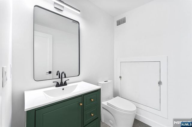 232 Grant Avenue, Cliffside Park, NJ 07010