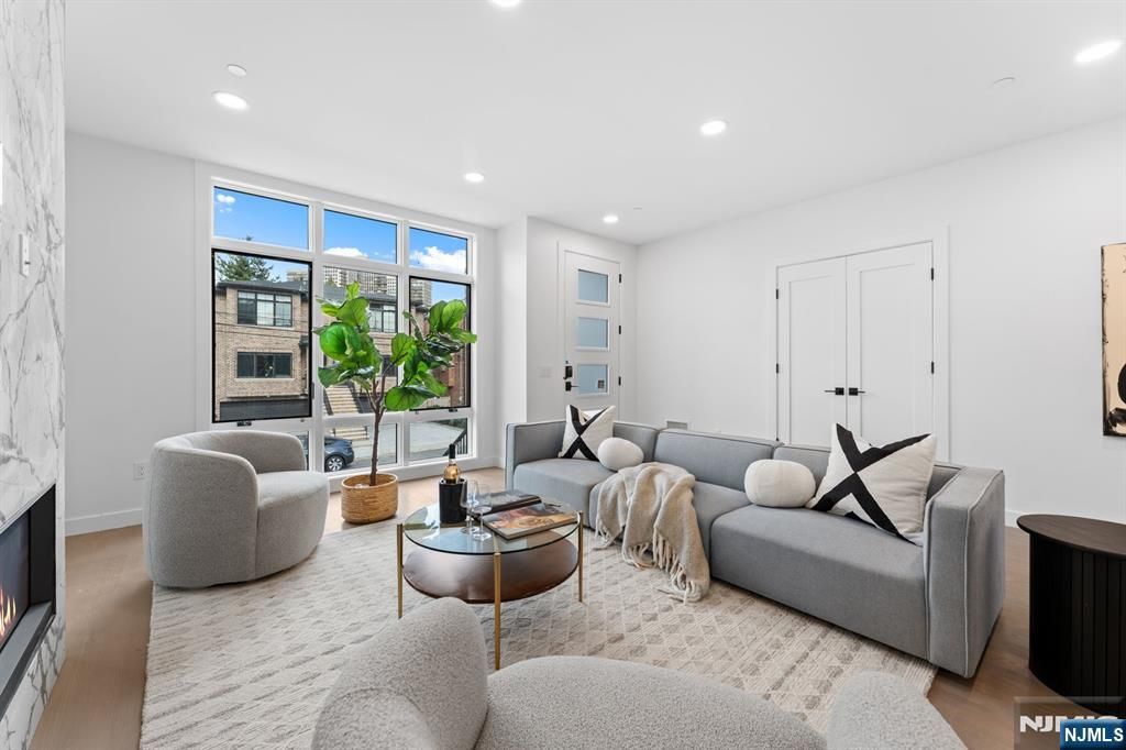 232 Grant Avenue, Cliffside Park, NJ 07010